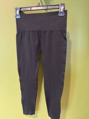 INC High-Waist Black Active Capri Leggings